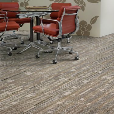 Interface Reissued carpet tile in seating area numéro d’image 1