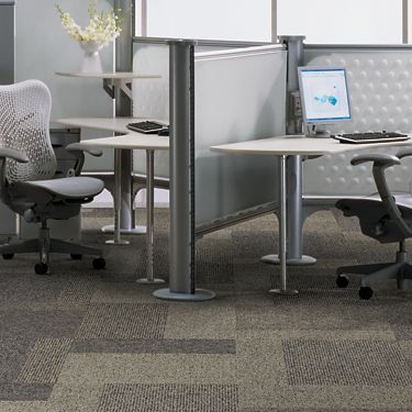 Interface Blended carpet tile in open office image number 1