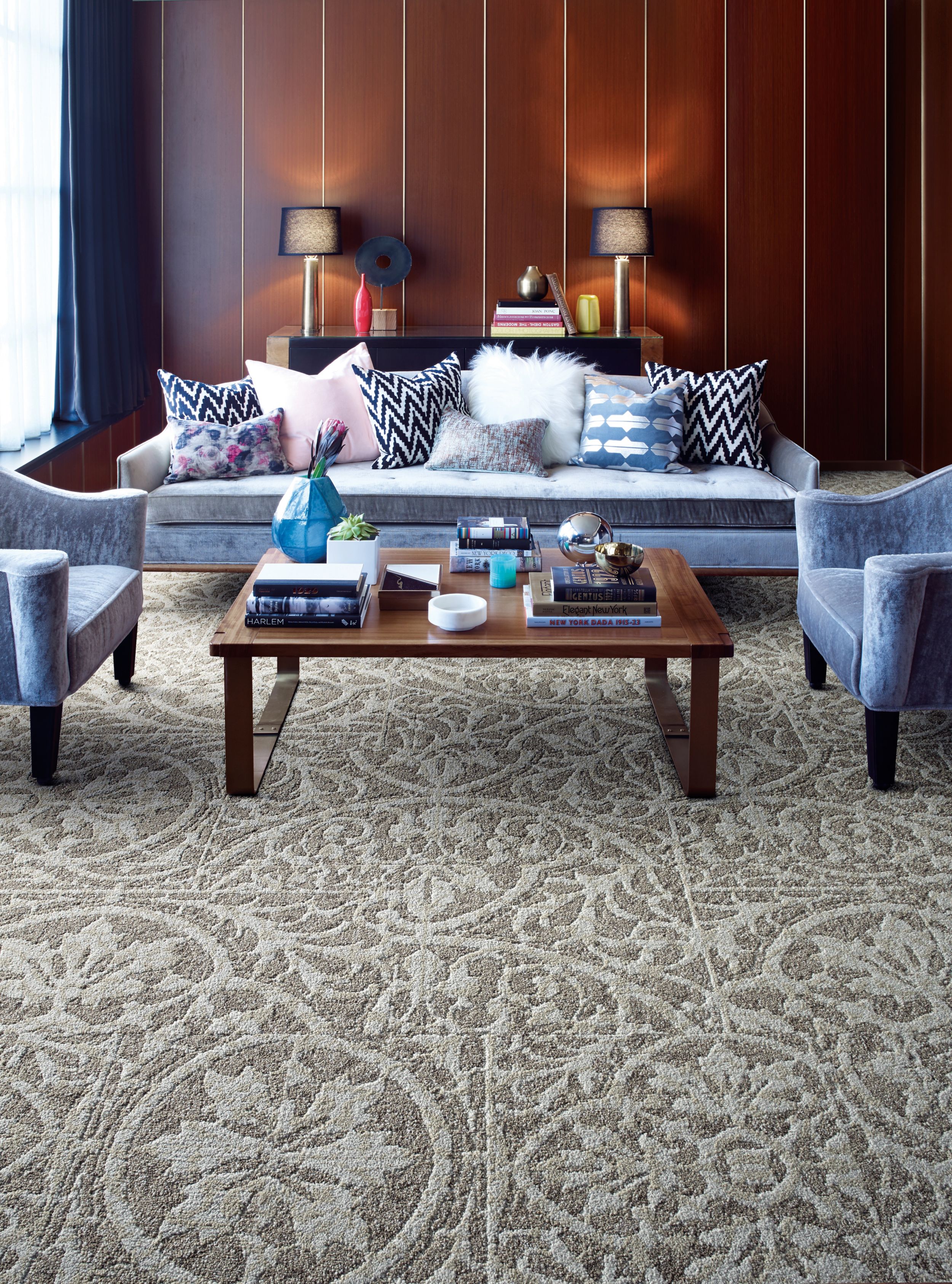 image Interface PM49 plank carpet tile in seating area with blue furniture and wooden table numéro 1