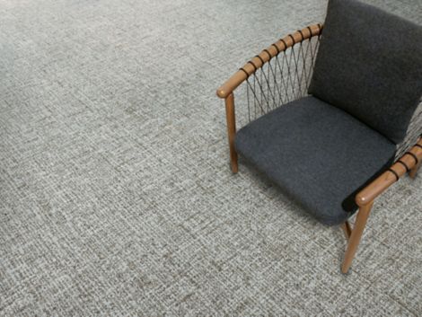 Interface Third Space 301 carpet tile in seating area numéro d’image 3