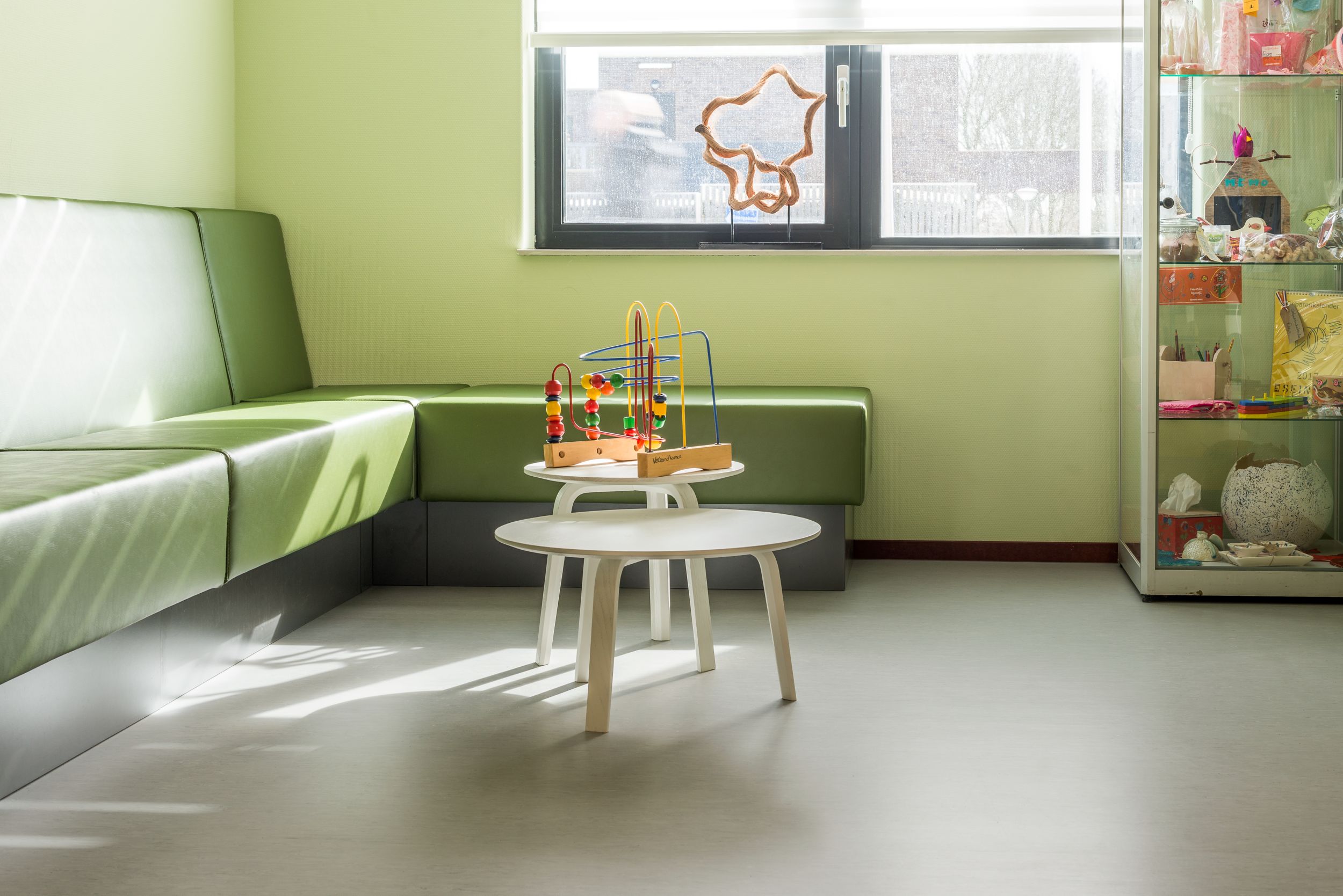 noraplan valua rubber flooring in children's healthcare waiting area image number 2