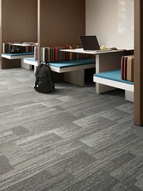 Interface AE311 plank carpet tile in cafe area imagen número 5