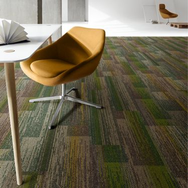 Interface Aerial Flying Colors AE315 plank carpet tile in open office numéro d’image 1