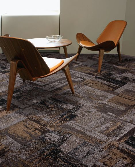 Interface A Peeling carpet tile in seating area numéro d’image 8
