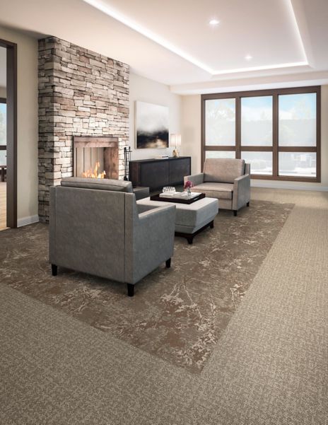 Interface Bouquet and Mirano plank carpet tile in lobby seating area with fireplace numéro d’image 5