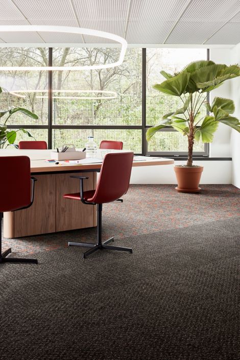 Interface Broome Street and Wheler Street carpet tile in seating area imagen número 2