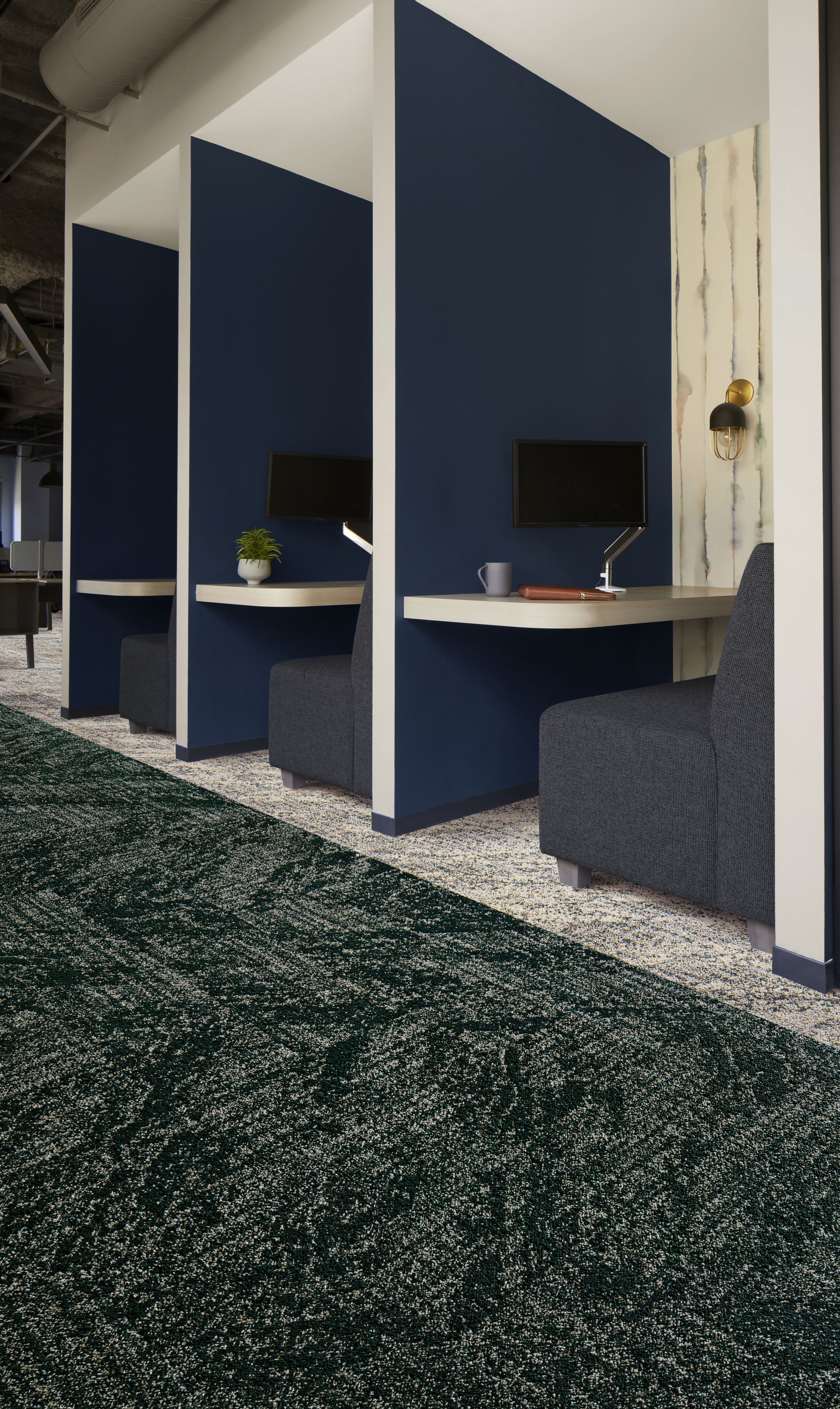 Interface C552 plank carpet tile in workspace image number 1