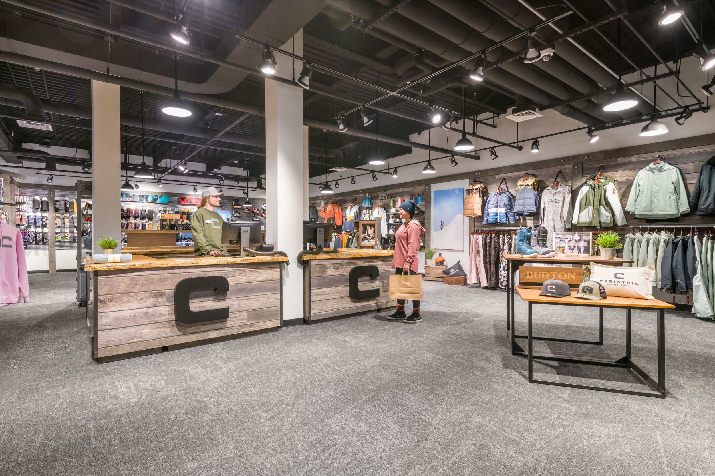 Interface Ice Breaker carpet tile in clothing shop with snowboarding and ski equipment imagen número 6