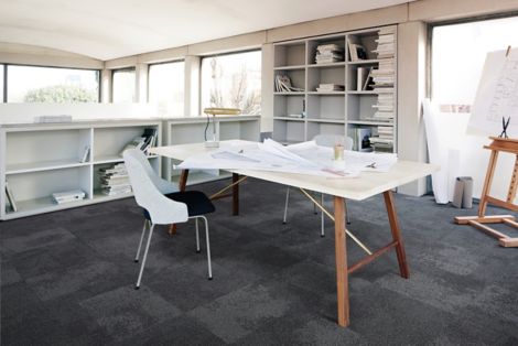 Interface Composure carpet tile with white table and architectural drawings afbeeldingnummer 9