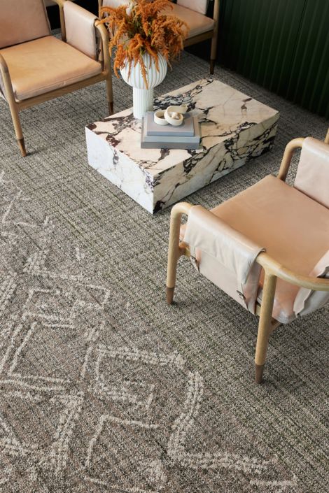 Interface Dual Effect and Thread Lightly carpet tile in seating area num&eacute;ro d&rsquo;image 6
