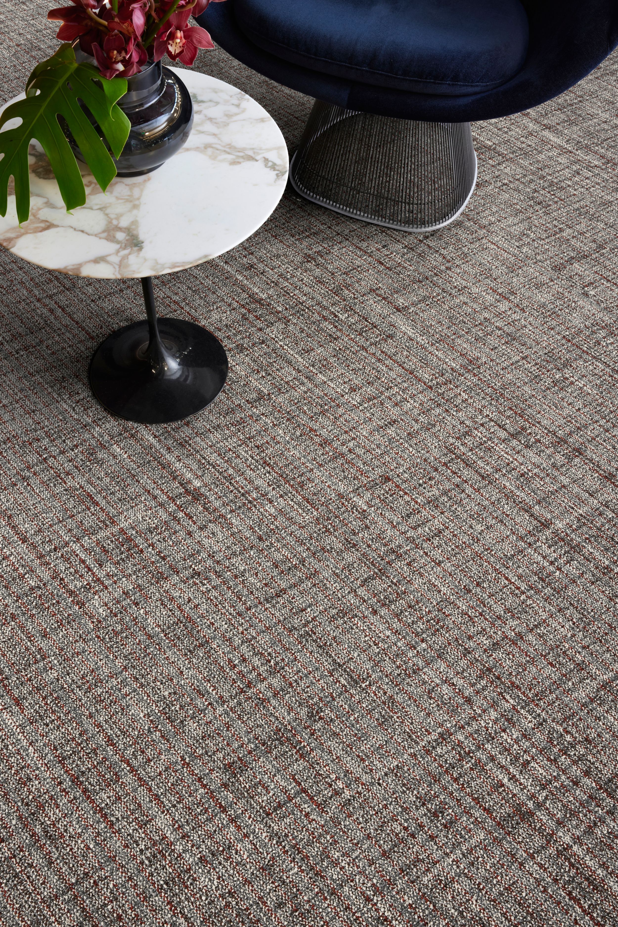 Interface Thread Lightly carpet tile in seating area num&eacute;ro d&rsquo;image 2