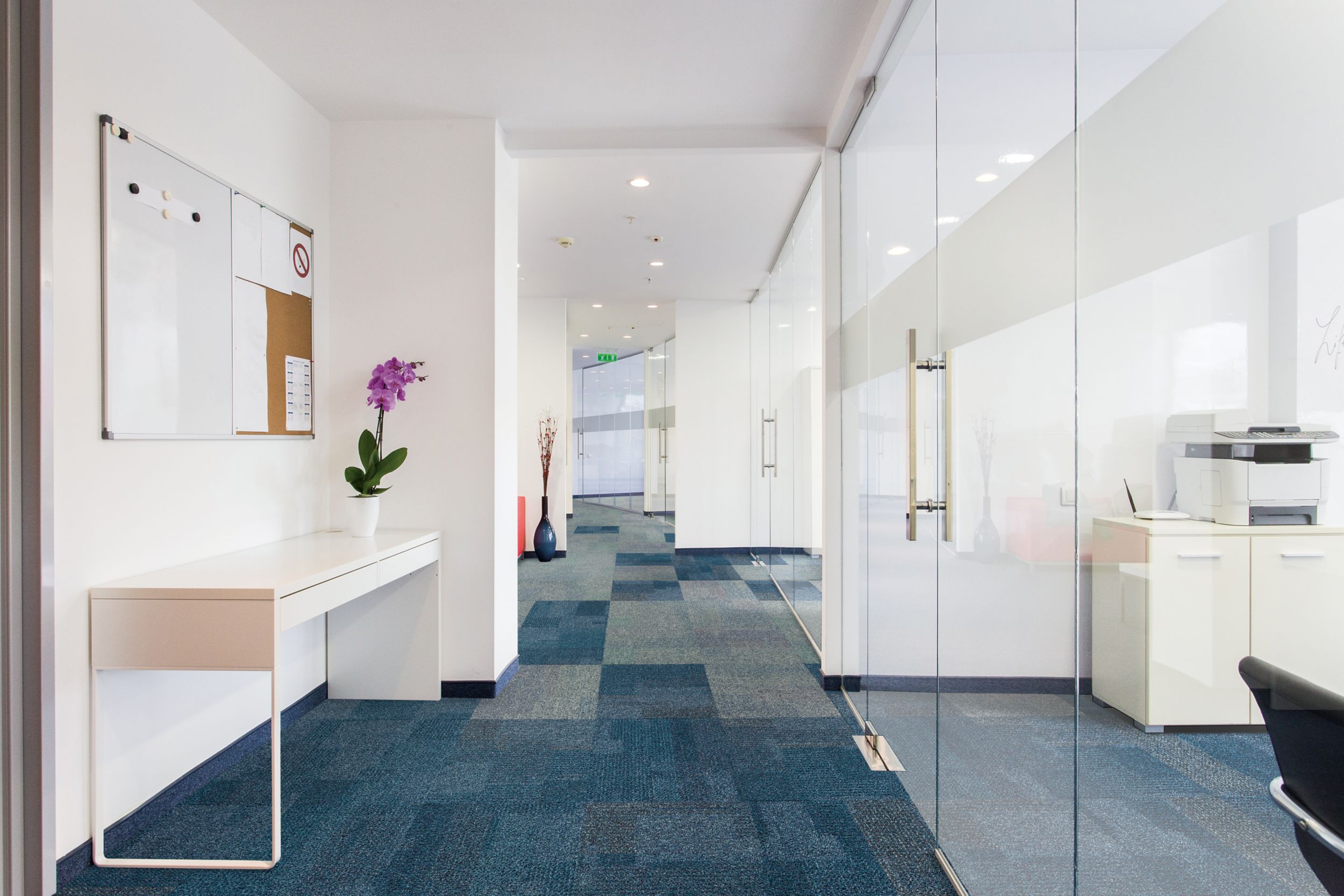 Interface Cubic carpet tile in office hallway image number 9