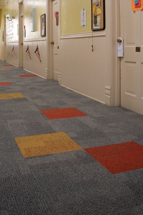 Interface Cubic and Cubic Colours carpet tile in elementary school corridor image number 6