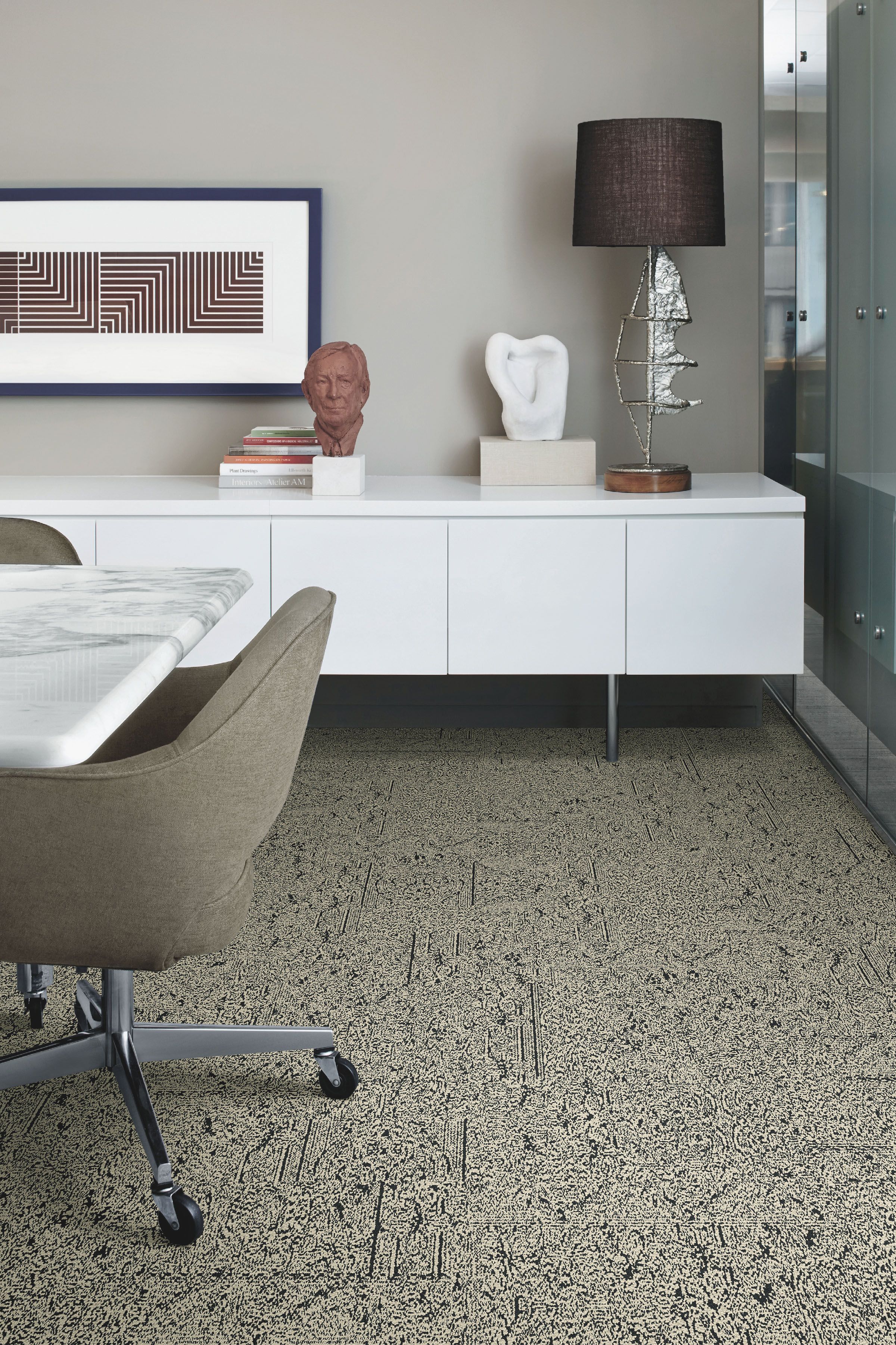 Interface DL924 carpet tile in private office image number 1