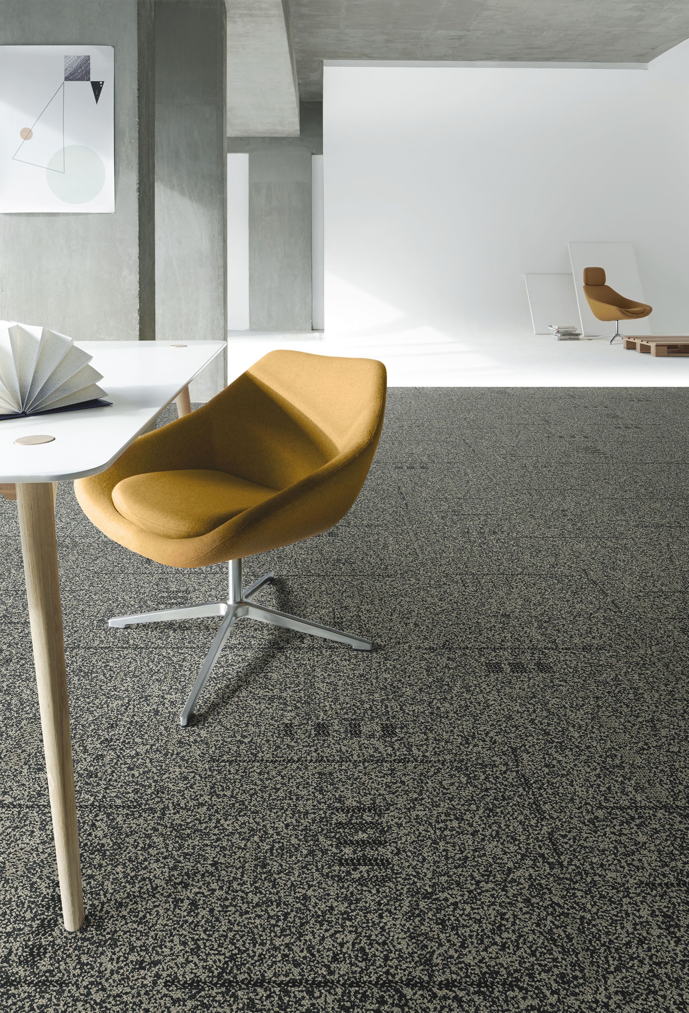 Interface DL927 carpet tile in open office imagen número 1