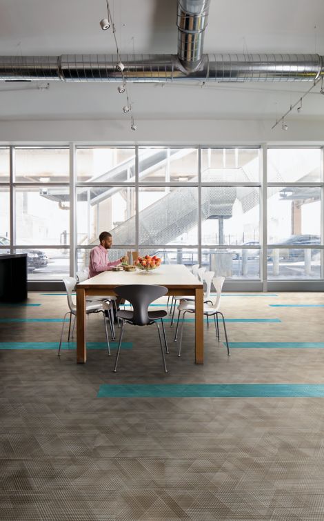 Interface Drawn Lines LVT in cafeteria setting with long table and chairs  numéro d’image 5