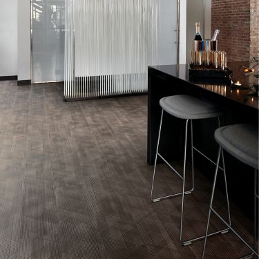 Interface Drawn Lines LVT in bar area with stools afbeeldingnummer 1