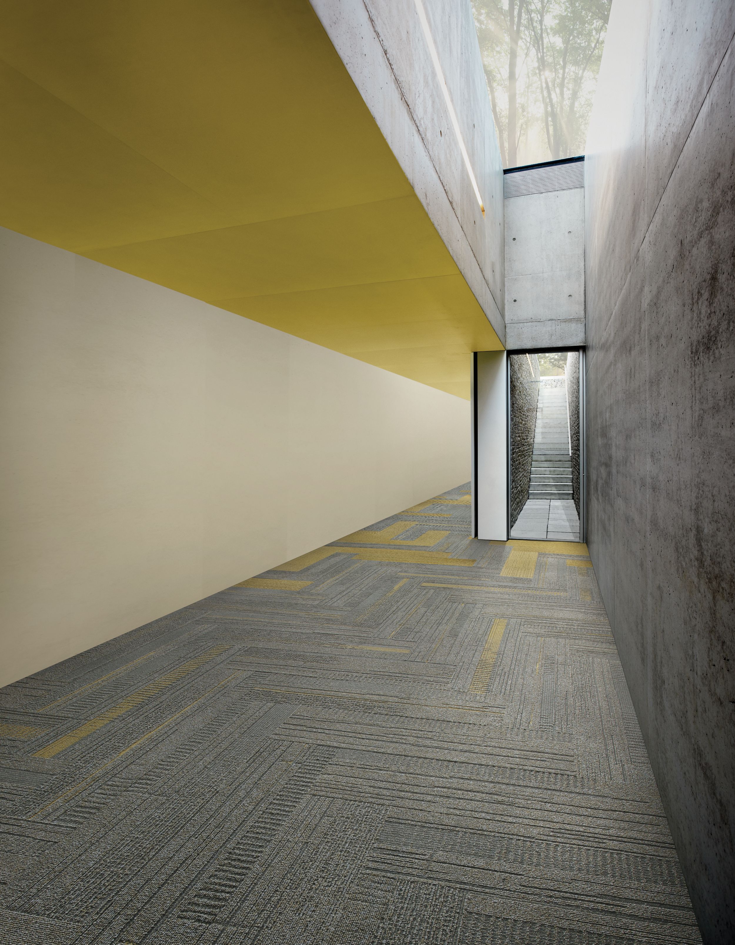 Interface Duo and Trio plank carpet tile in straight corridor numéro d’image 2