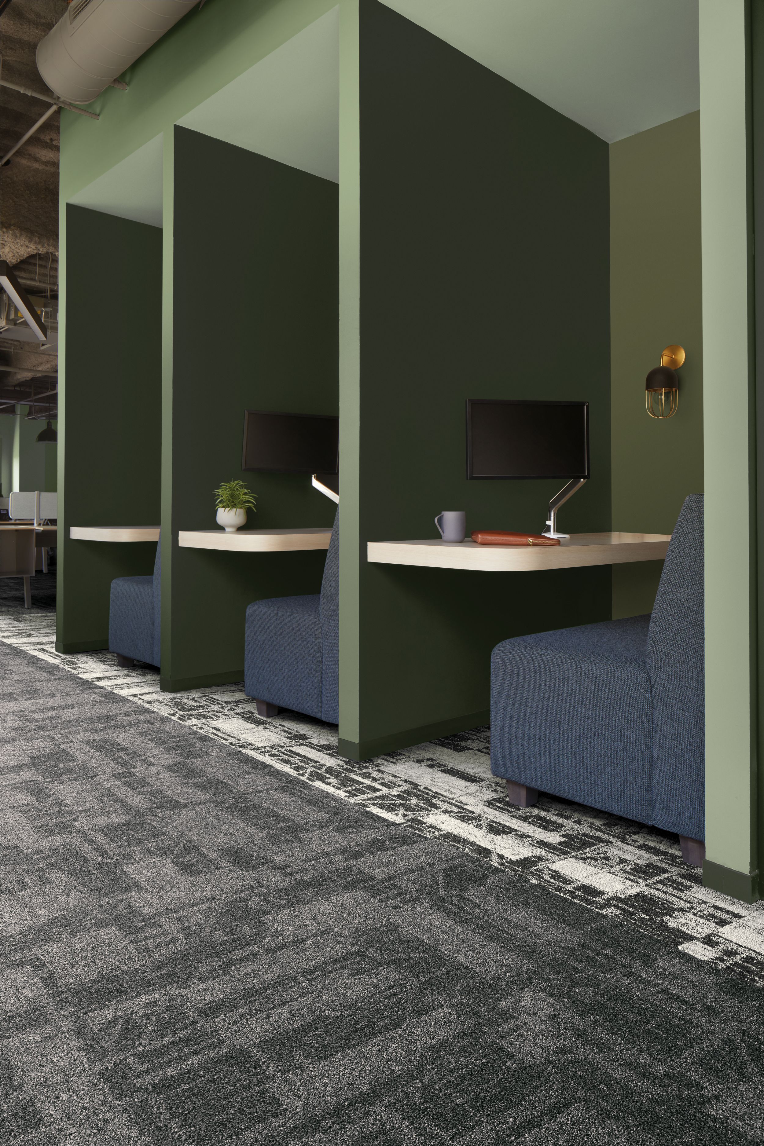 Interface Dynamic Duo carpet tile in private seating areas imagen número 1