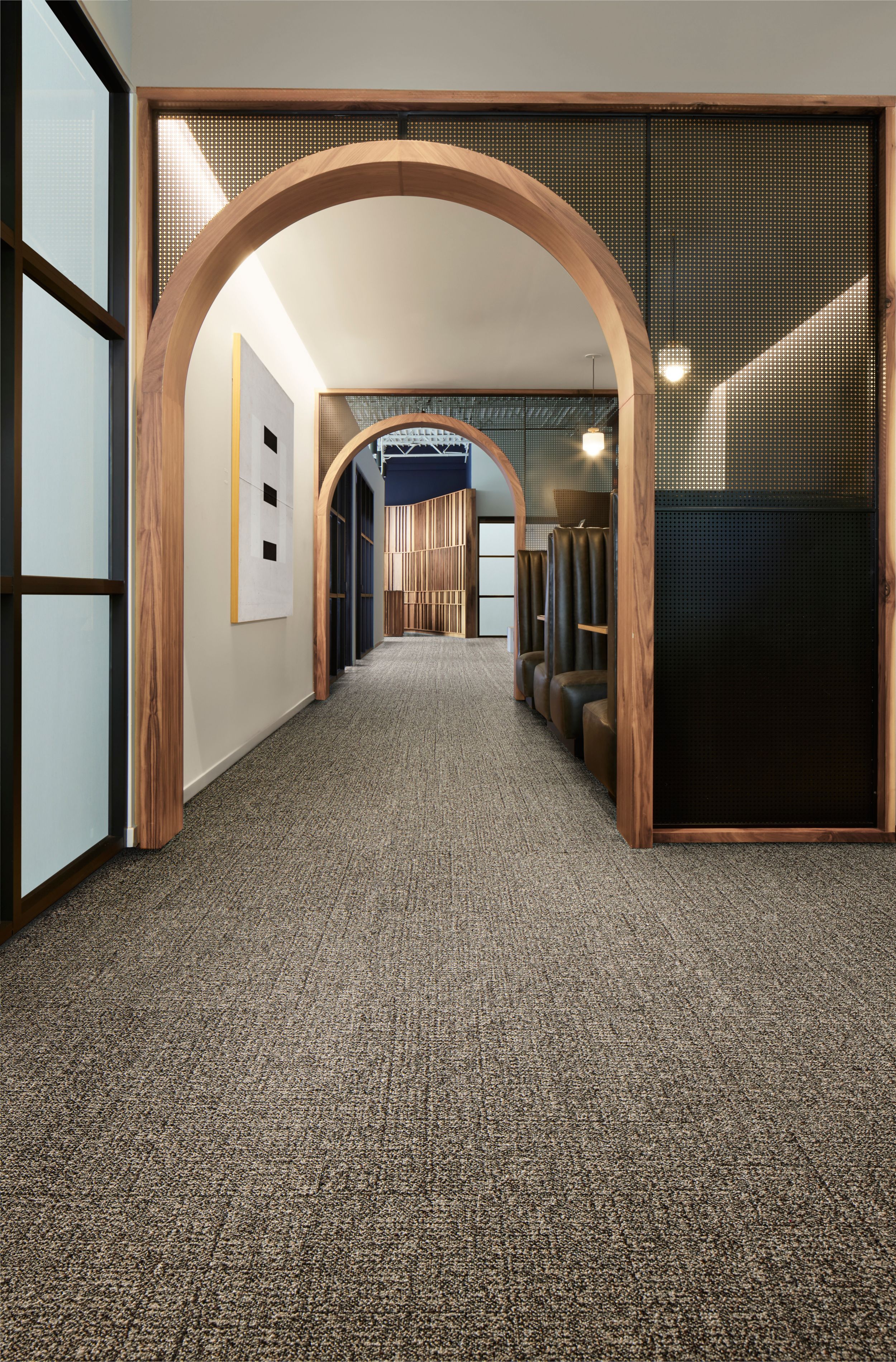 Interface EE712 carpet tile in corridor with arched doorways image number 1