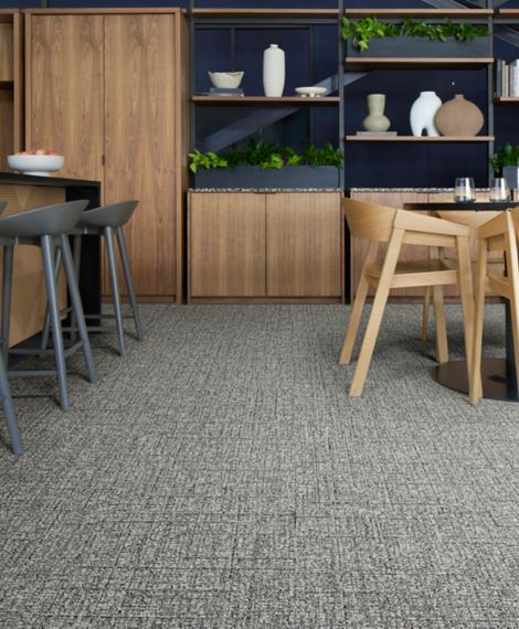 Interface EE712 carpet tile in workspace cafe area image number 2