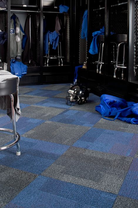 Interface Entropy carpet tile in football lockerroom imagen número 6