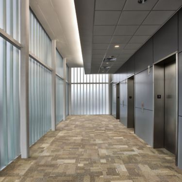 Interface Entropy carpet tile in elevator waiting area num&eacute;ro d&rsquo;image 2