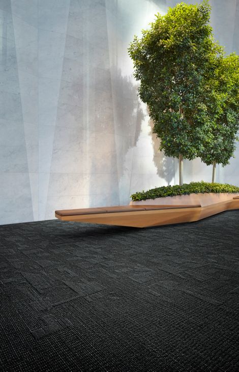 Interface E612 and E613 plank carpet tile in corporate lobby imagen número 3