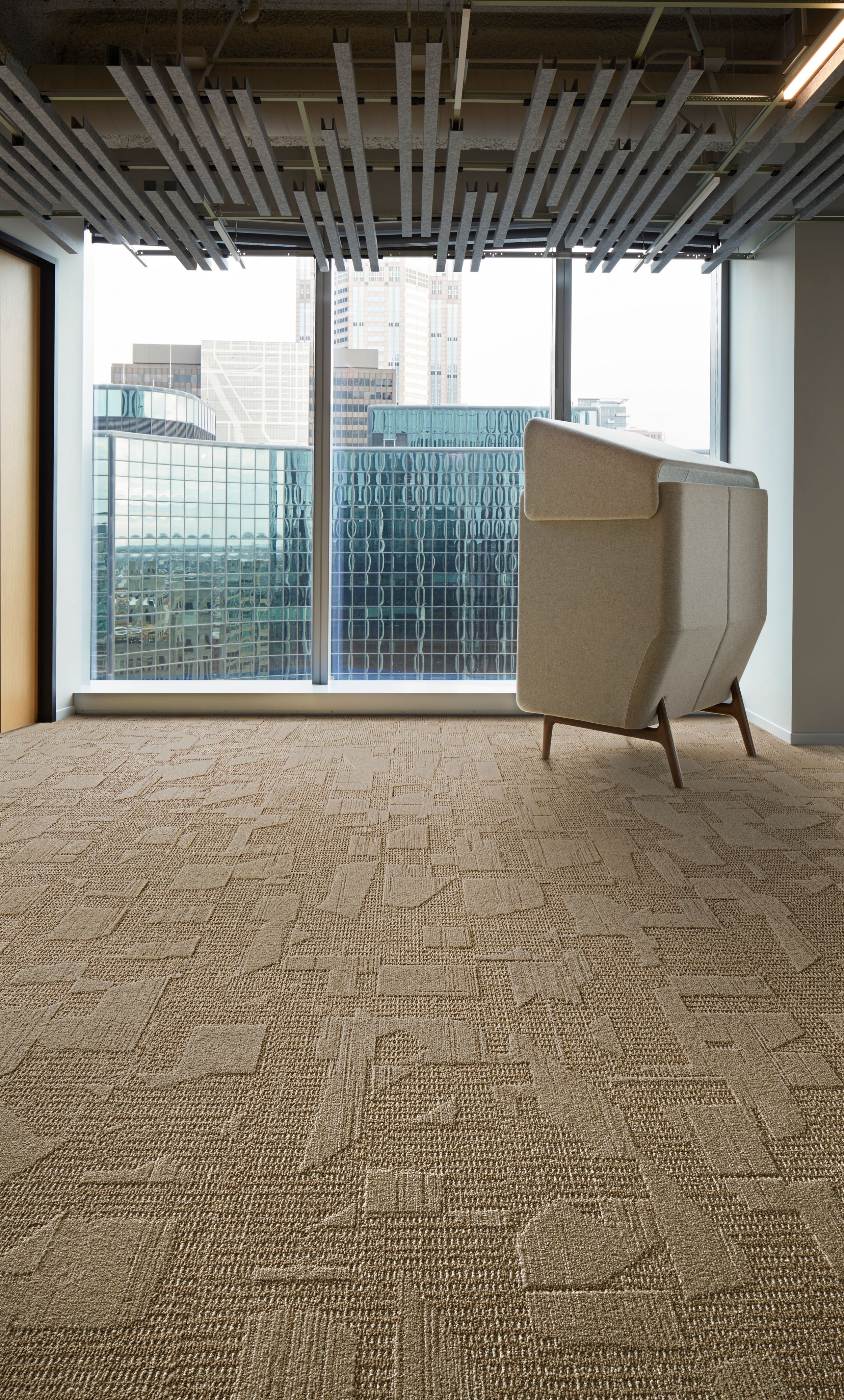 Interface E612 plank carpet tile in corporate space afbeeldingnummer 1