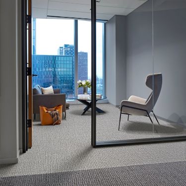 Interface E613 plank carpet tile in private office afbeeldingnummer 1
