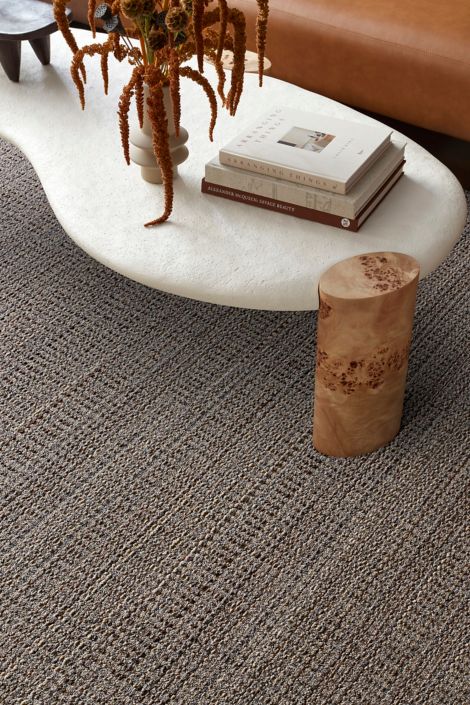 image Interface E615 plank carpet tile in lobby with stone coffee table and brown sofa numéro 3