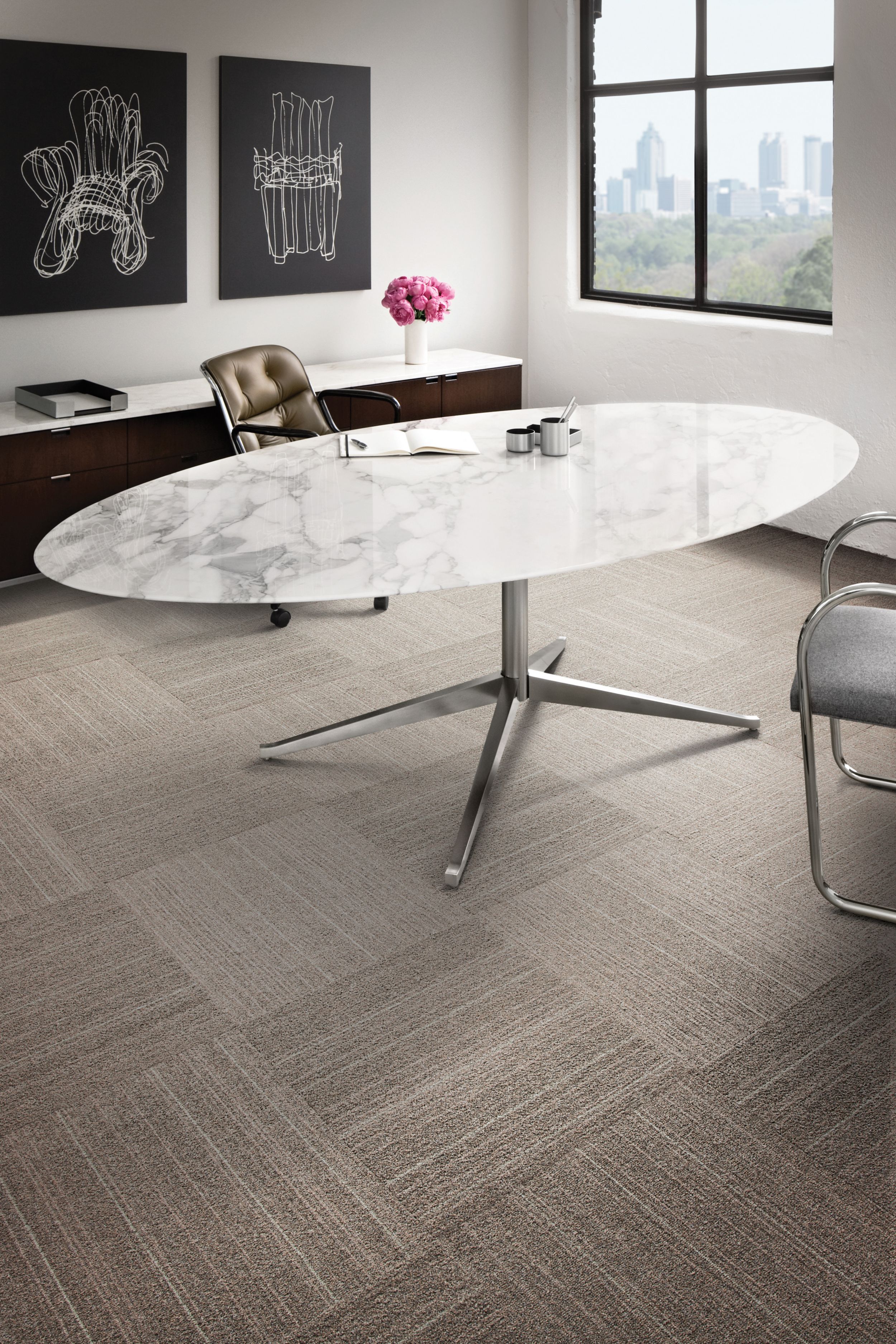 Interface Flannel carpet tile with white oval desk imagen número 1