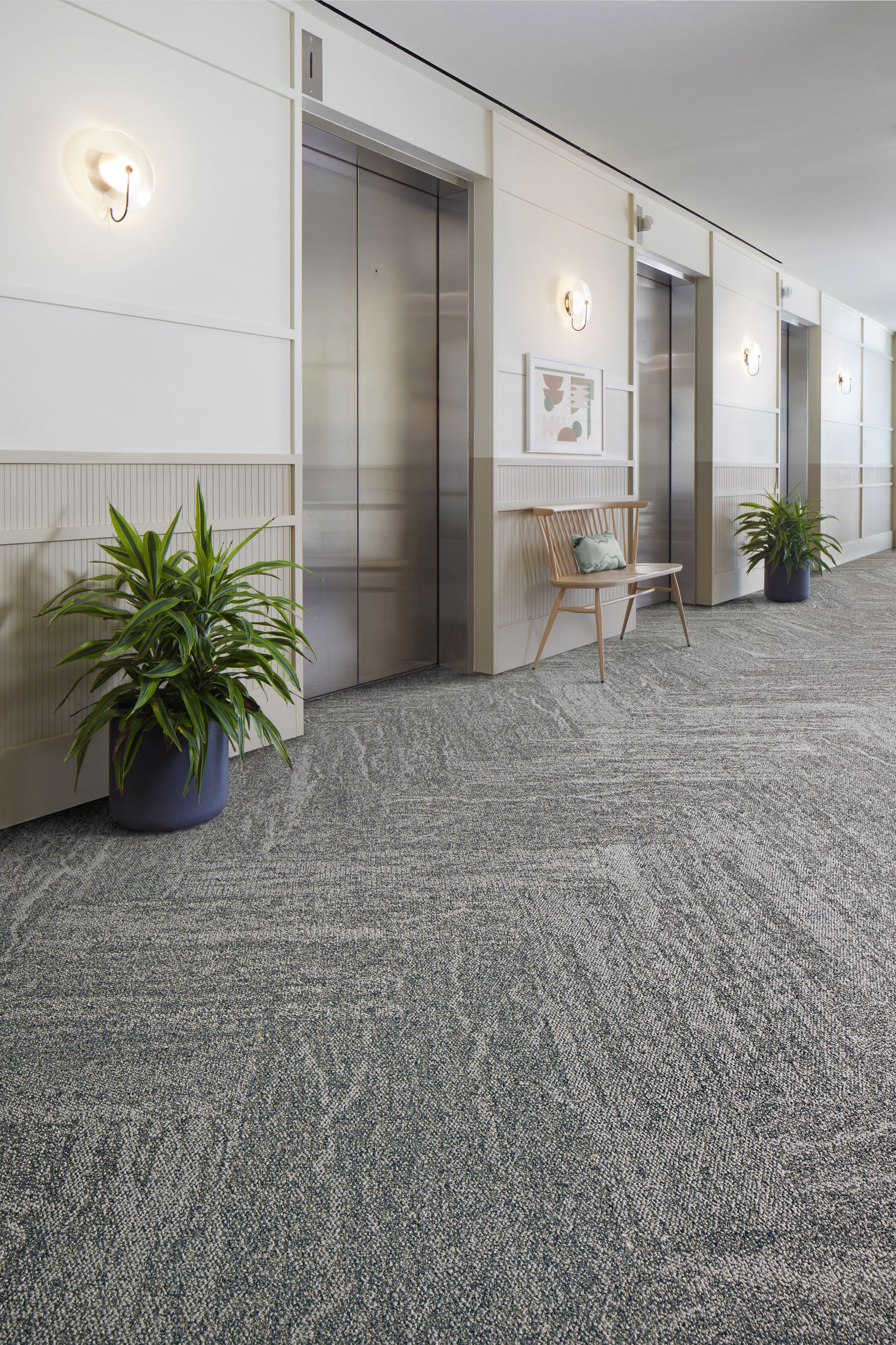 Interface Free Reign plank carpet tile in elevator bank imagen número 3