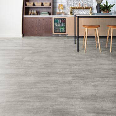 Interface Cliff LVT in Limestone shown in a casual dining area imagen número 1