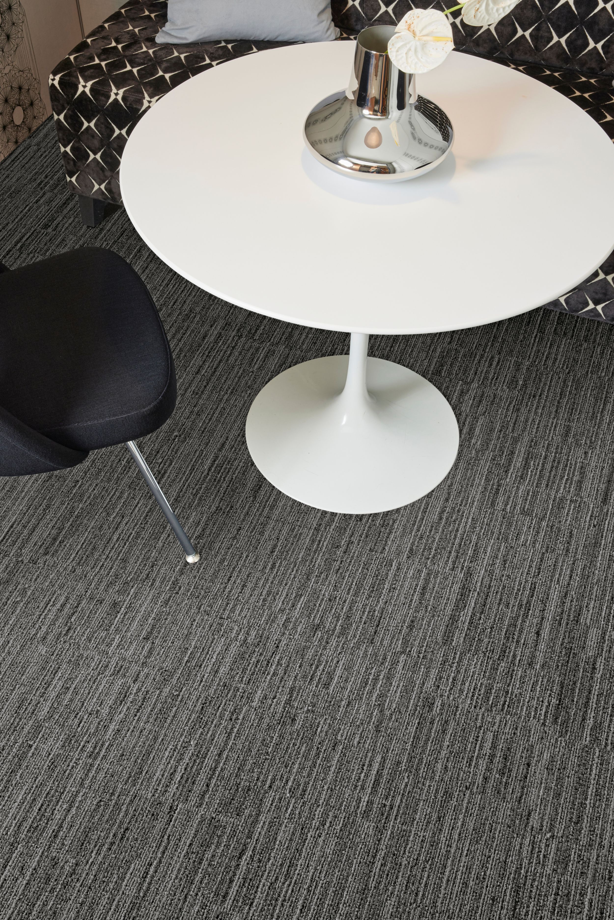 Interface Goes Around plank carpet tile with Knoll table image number 3
