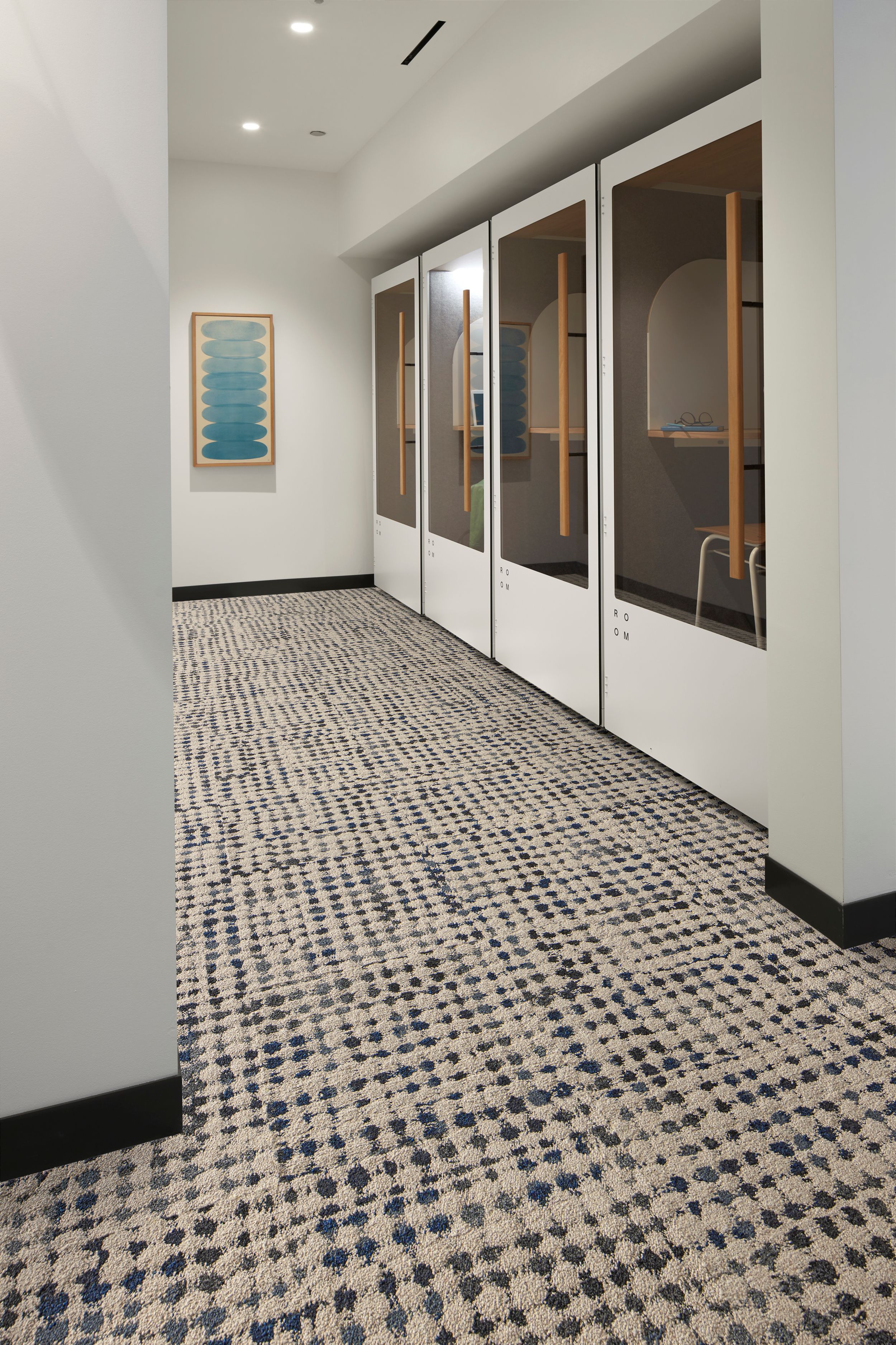 Interface Gossamer carpet tile in workplace corridor image number 1