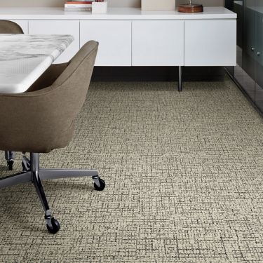 Interface Haptic plank carpet tile in meeting room corner with marble table and statues on cabinet afbeeldingnummer 1