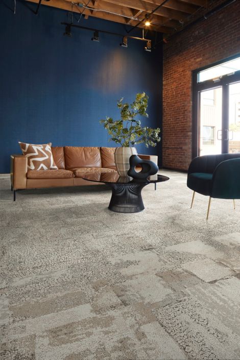 Daybreak and Sun Between carpet tile in lobby/entryway image number 2