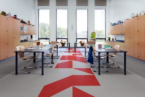 noraplan convia rubber flooring in K-12 classroom image number 3