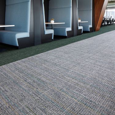 Interface Open Air 401 Stria and Open Ended plank carpet tile in office lobby imagen número 1