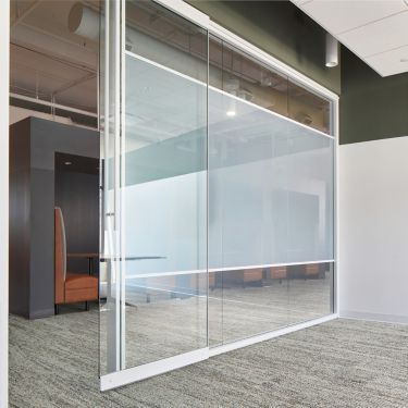 Interface Open Air 402 Stria carpet tile in office corridor under glass door imagen número 1