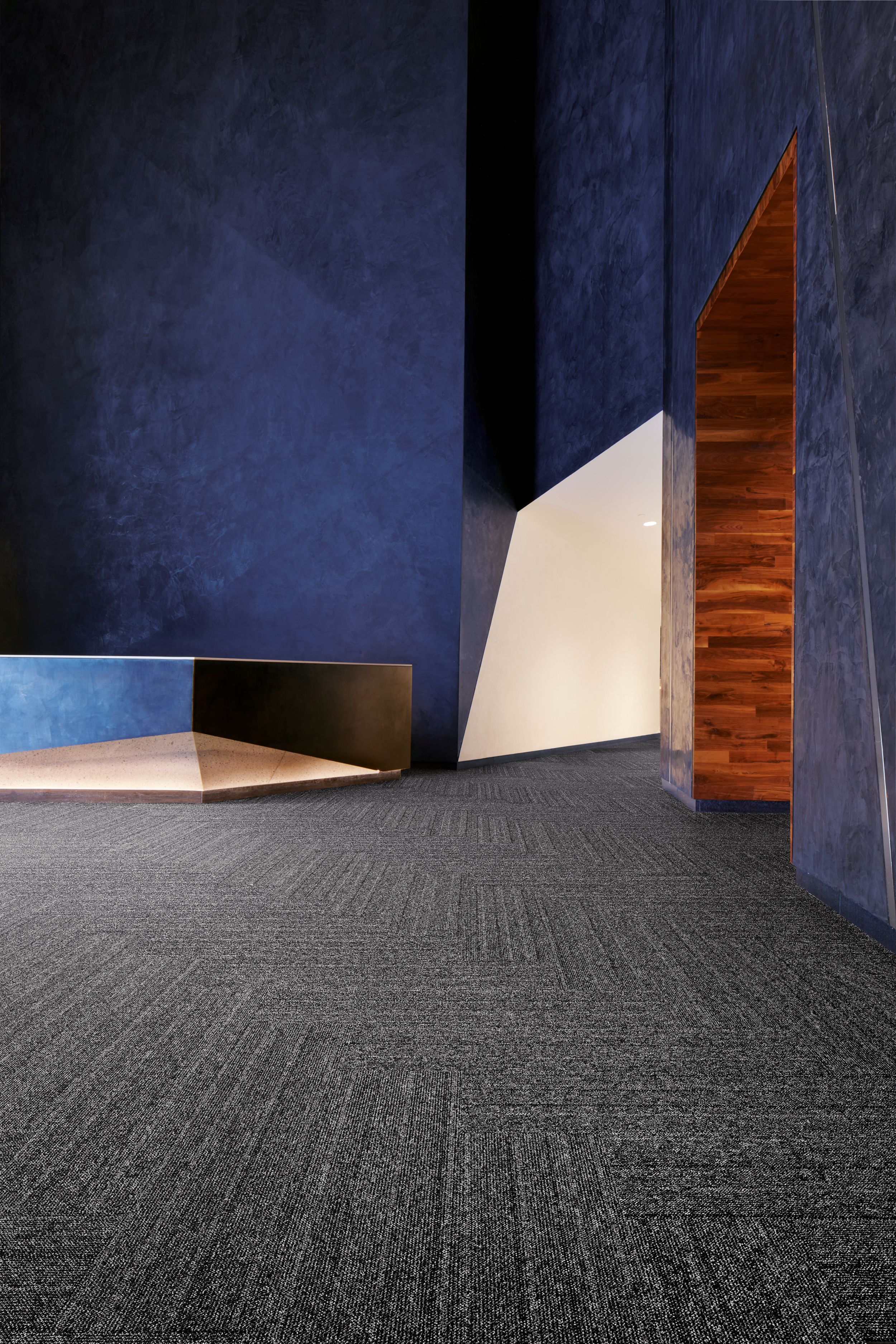 Interface WW860 carpet tile in modern open air lobby image number 3