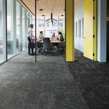 Interface Ice Breaker carpet tile in meeting room with four people image number 1