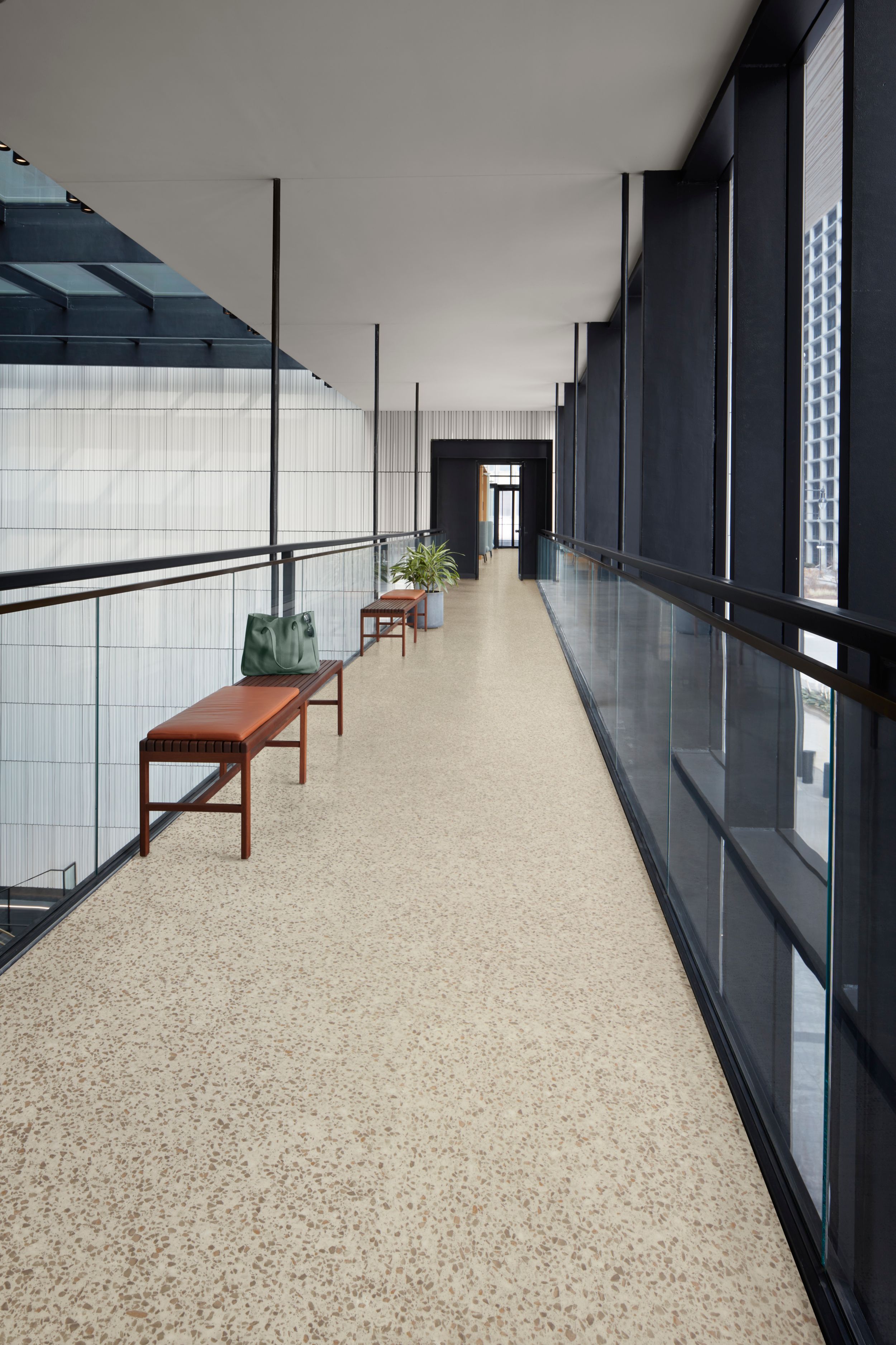 Interface In The Mix LVT in Dune in a corridor.  numéro d’image 1