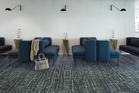 Interface Knitstitch carpet tile in lobby imagen número 6