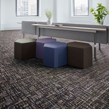 Interface Knitstitch carpet tile in open office imagen número 2