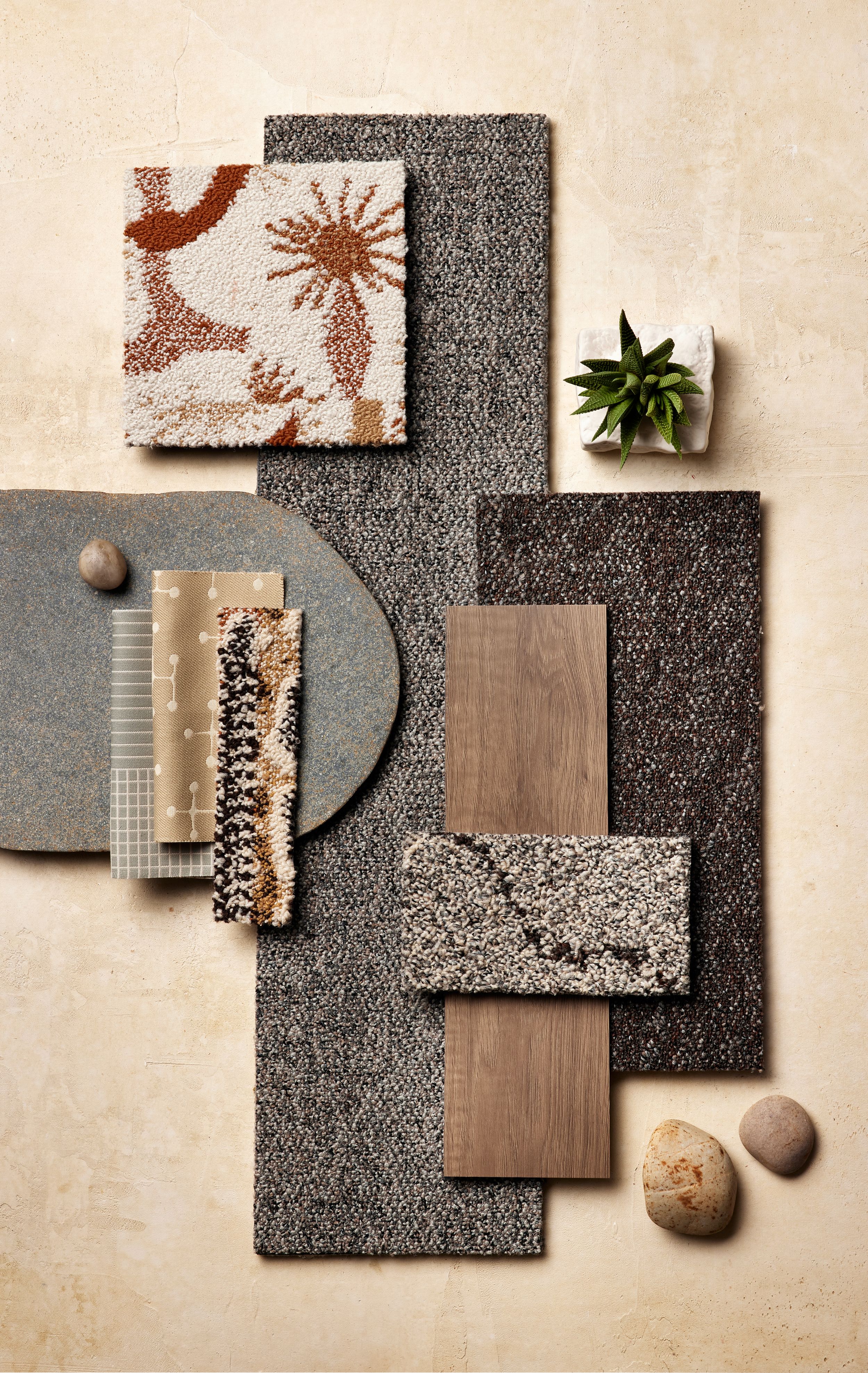 Tabletop palette of Interface Lost Palms carpet tile collection with Northern Grain LVT and FLOR carpet tile imagen número 2