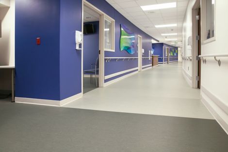 noraplan valua rubber flooring in hospital corridor image number 10