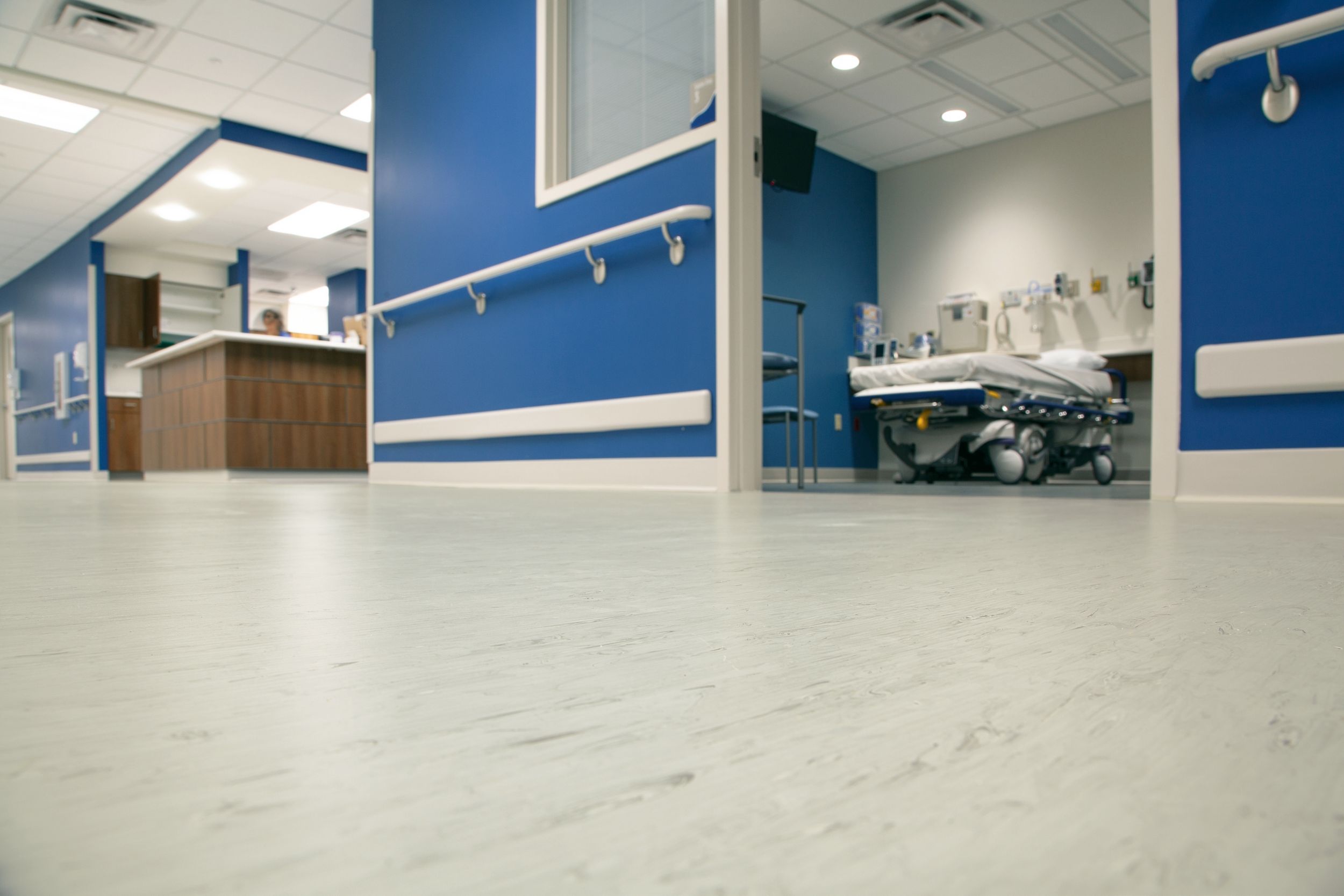 noraplan valua rubber flooring in hospital corridor and patient room image number 5