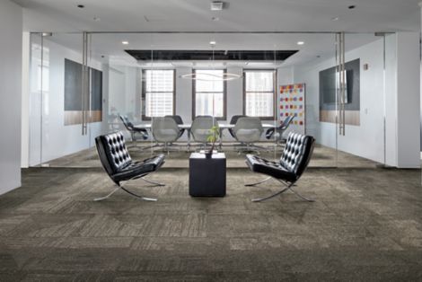 Interface Open Air 403 carpet tile in waiting area with meeting room in background imagen número 6